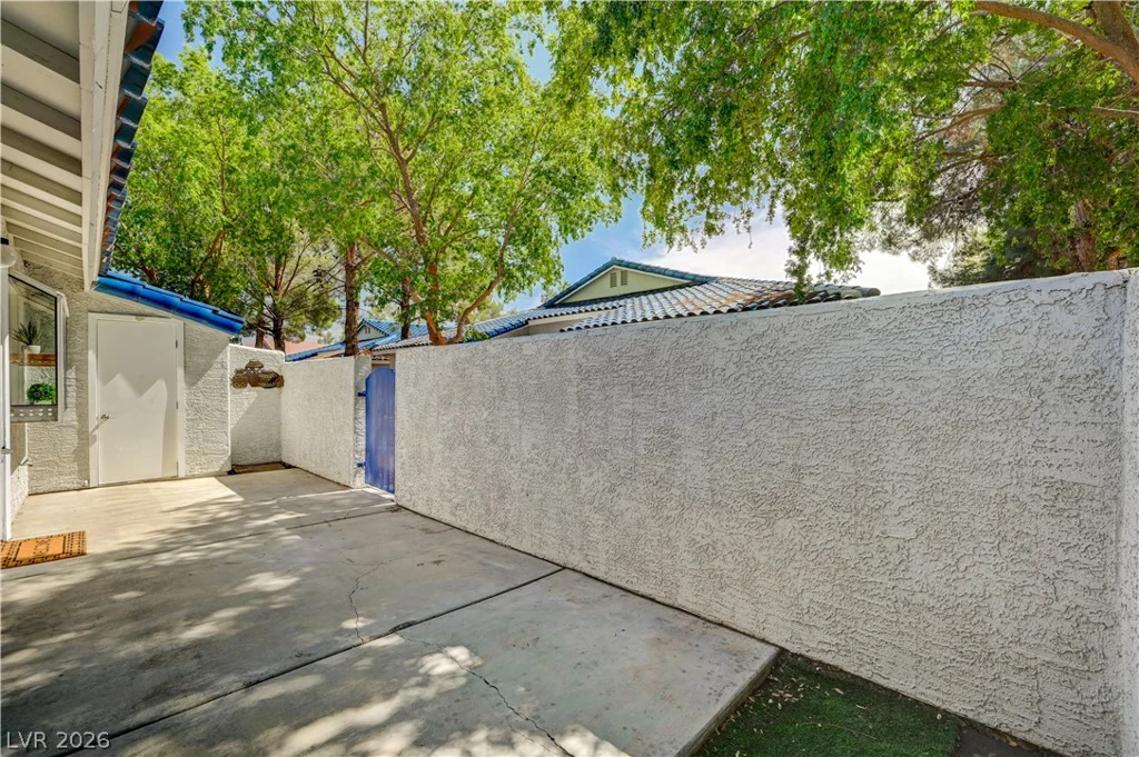 2040 Willowbury, Las Vegas, NV 89108