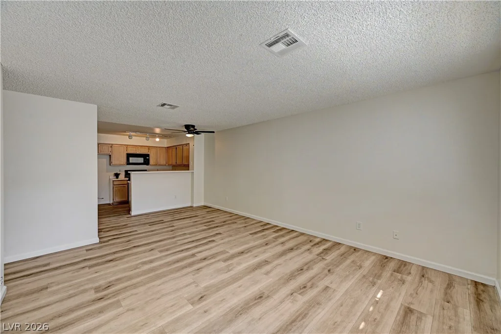 2040 Willowbury, Las Vegas, NV 89108