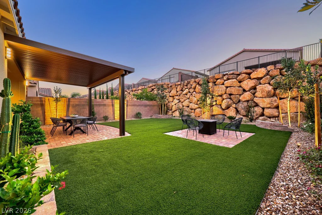 395 Nine Mile Creek, Las Vegas, NV 89138