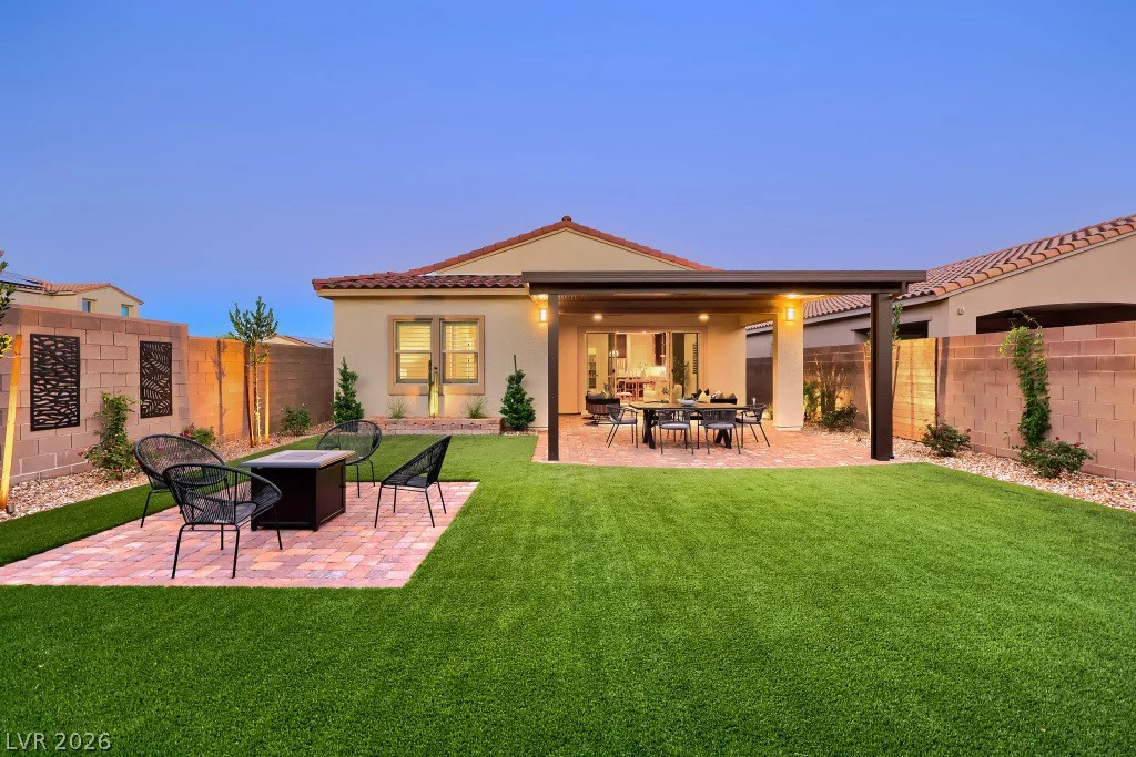 395 Nine Mile Creek, Las Vegas, NV 89138