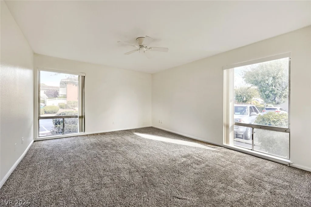 769 Oakmont, Las Vegas, NV 89109