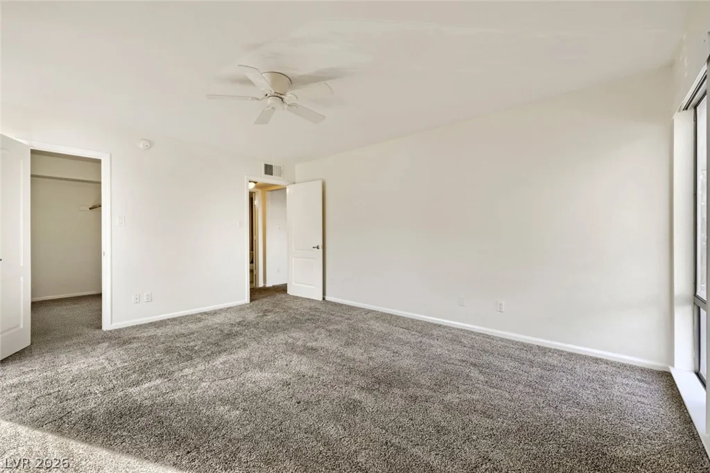 769 Oakmont, Las Vegas, NV 89109