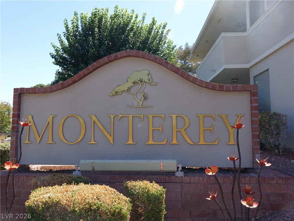 769 Oakmont, Las Vegas, NV 89109