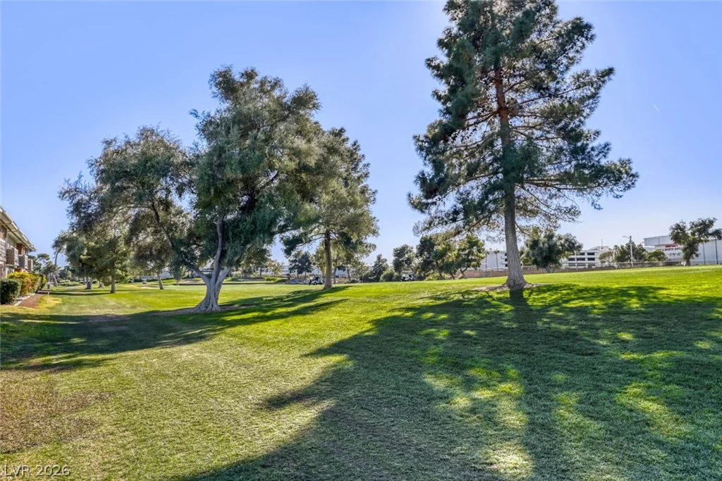 769 Oakmont, Las Vegas, NV 89109