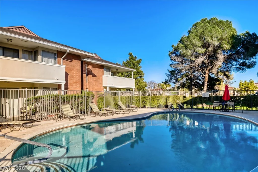 769 Oakmont, Las Vegas, NV 89109