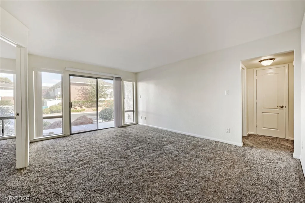 769 Oakmont, Las Vegas, NV 89109