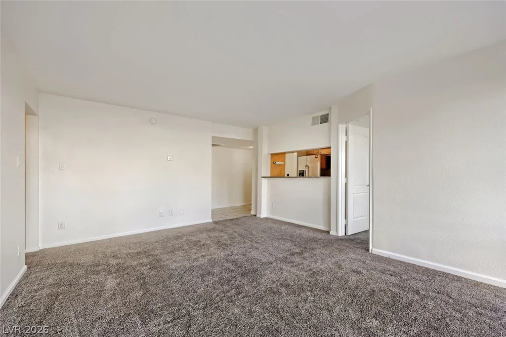 769 Oakmont, Las Vegas, NV 89109