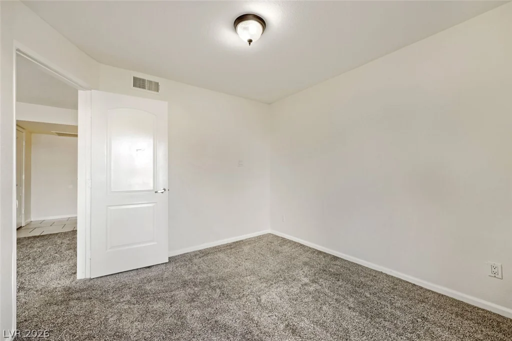 769 Oakmont, Las Vegas, NV 89109