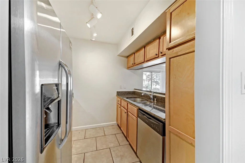 769 Oakmont, Las Vegas, NV 89109