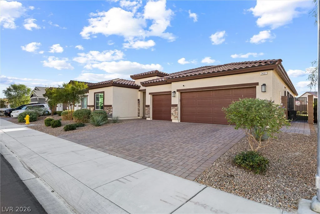 7437 Phoenix Falls, North Las Vegas, NV 89084