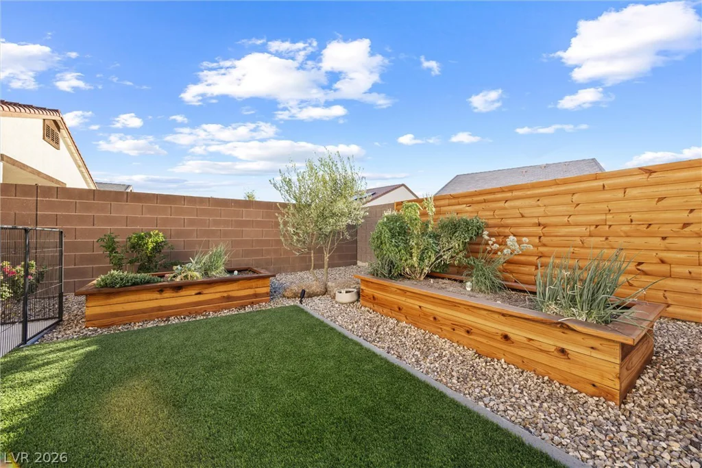 7437 Phoenix Falls, North Las Vegas, NV 89084