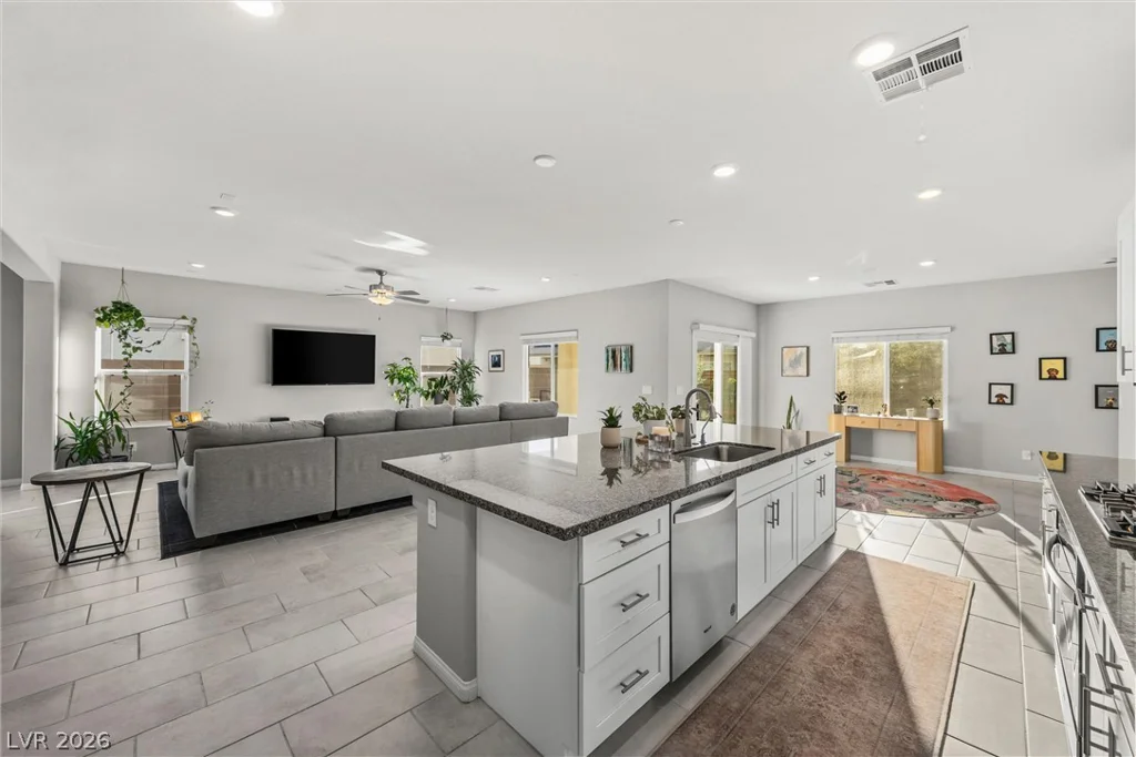 7437 Phoenix Falls, North Las Vegas, NV 89084