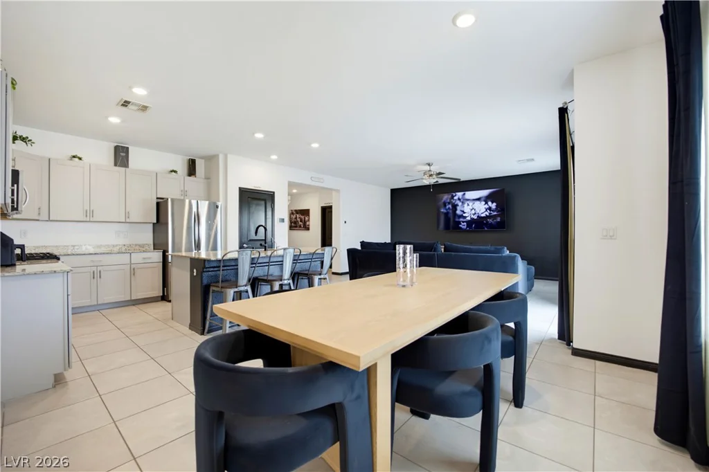 942 Twincrest, North Las Vegas, NV 89032