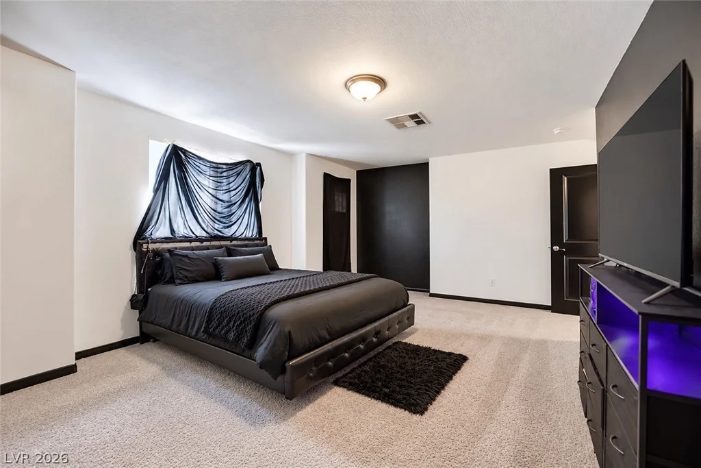 942 Twincrest, North Las Vegas, NV 89032