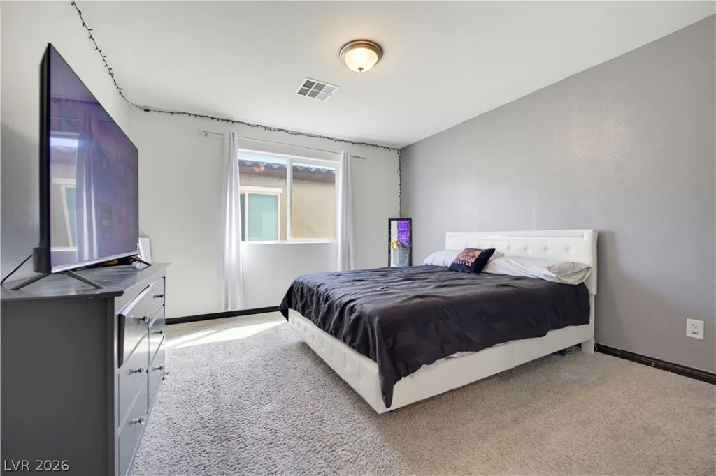 942 Twincrest, North Las Vegas, NV 89032