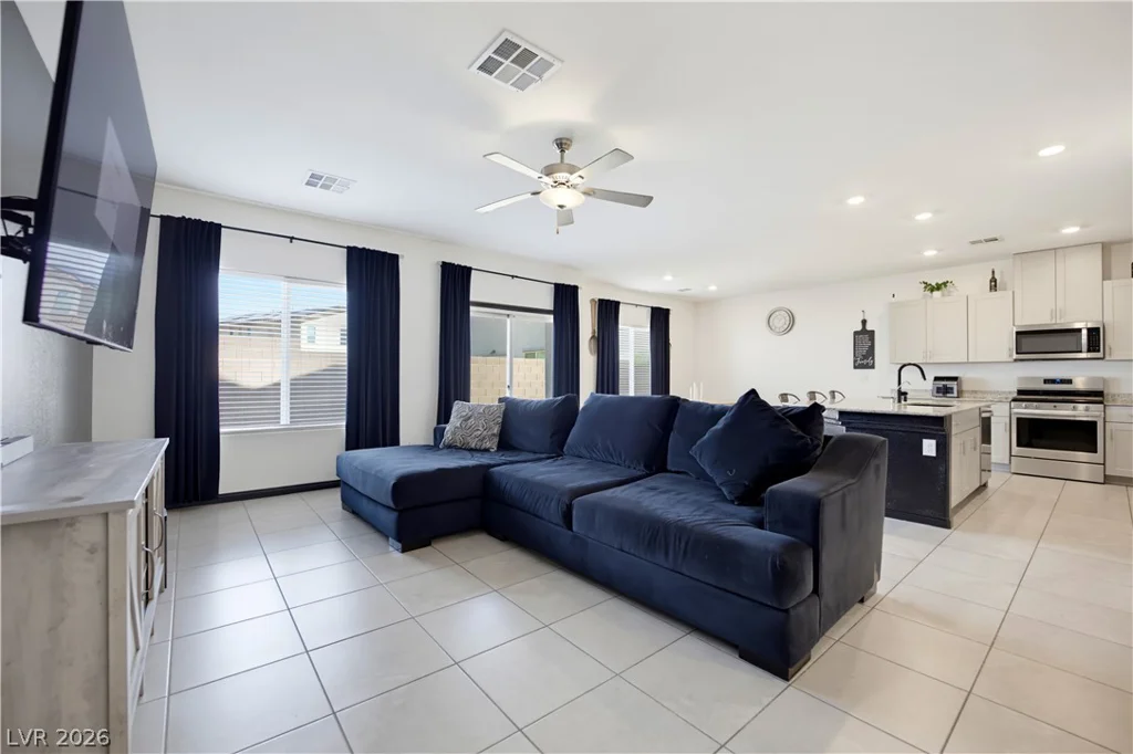 942 Twincrest, North Las Vegas, NV 89032