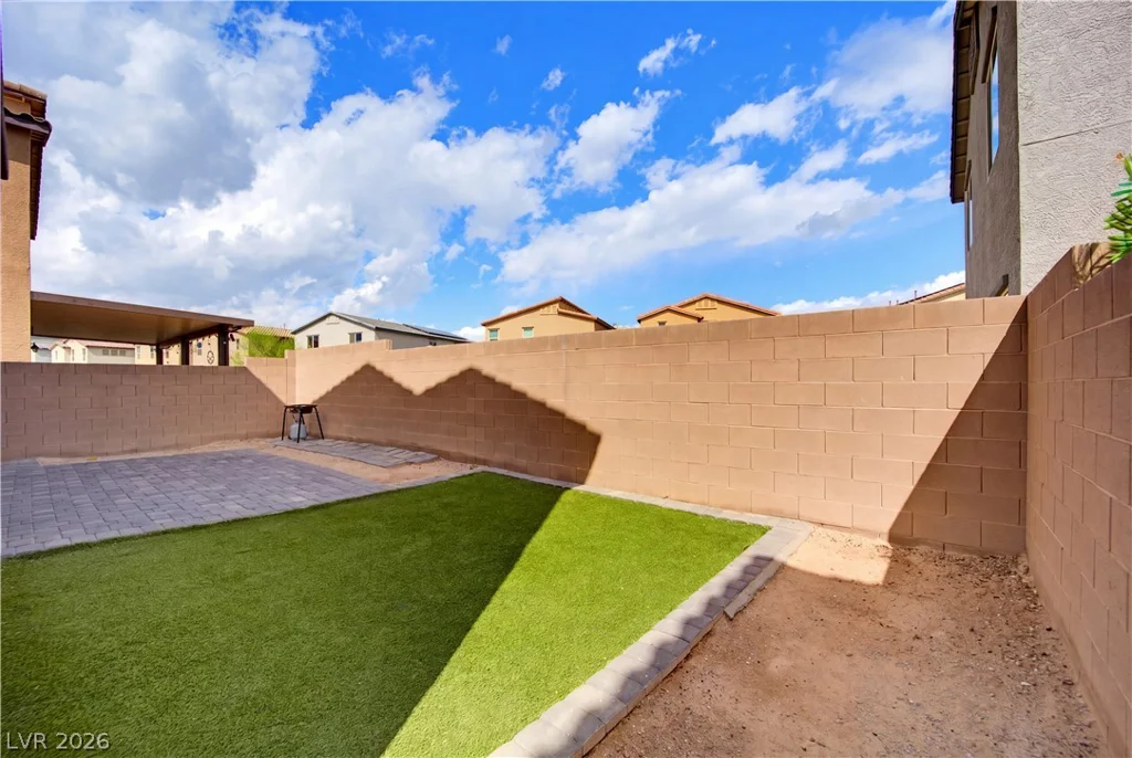 942 Twincrest, North Las Vegas, NV 89032