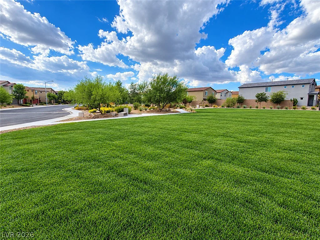 942 Twincrest, North Las Vegas, NV 89032