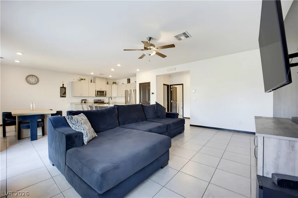 942 Twincrest, North Las Vegas, NV 89032
