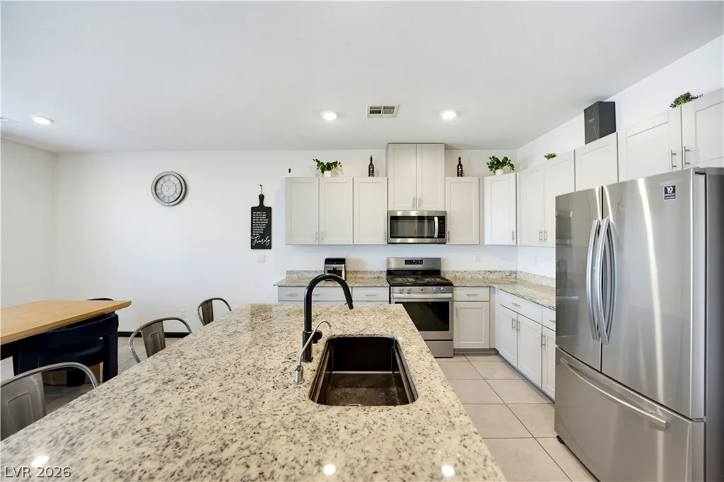 942 Twincrest, North Las Vegas, NV 89032