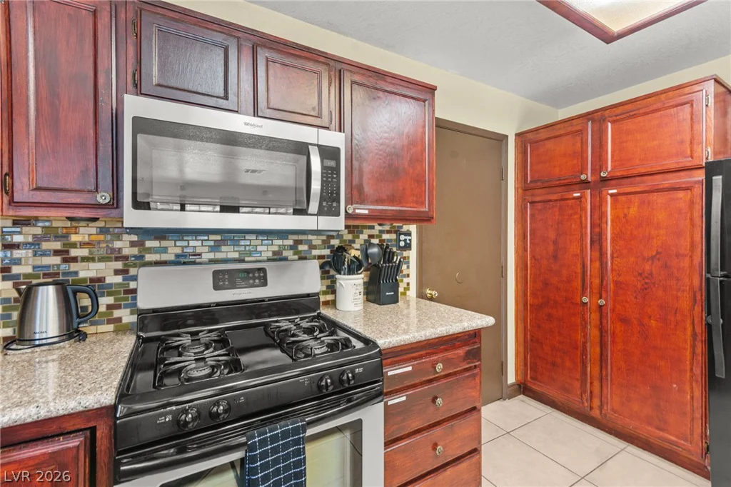 1731 Monte Alban, North Las Vegas, NV 89031