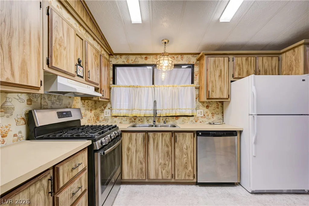 3426 Gulf Shores, Las Vegas, NV 89122
