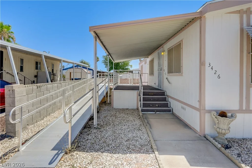 3426 Gulf Shores, Las Vegas, NV 89122