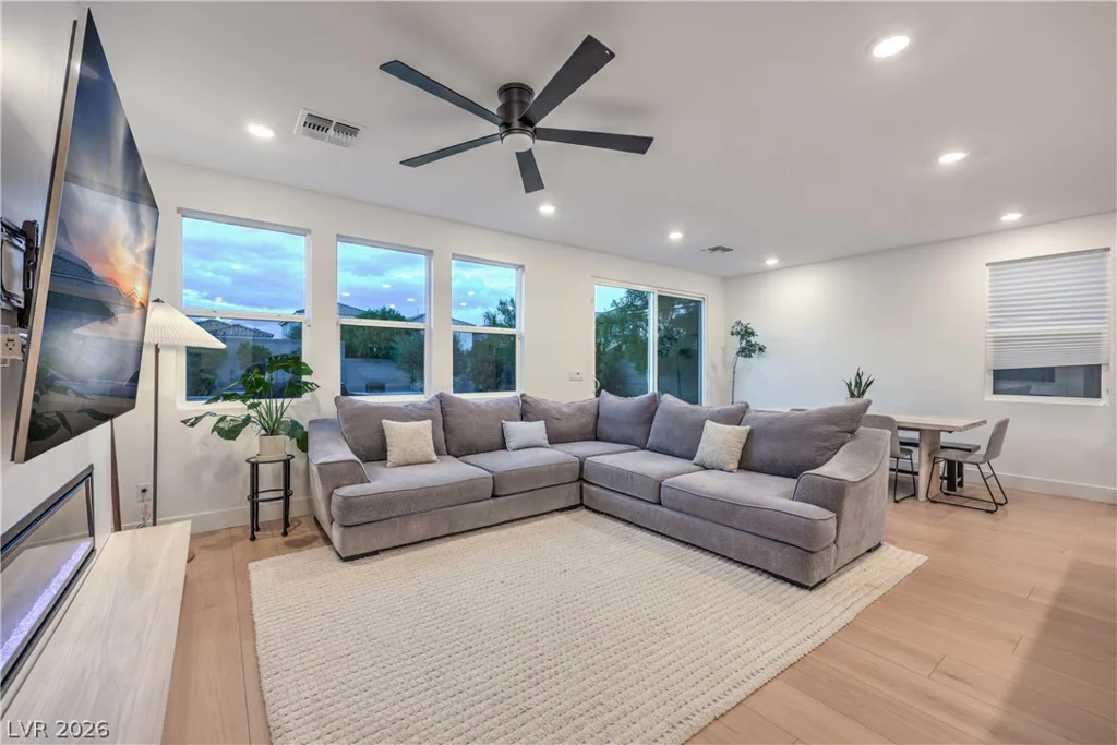 9748 Manchester Peak, Las Vegas, NV 89178