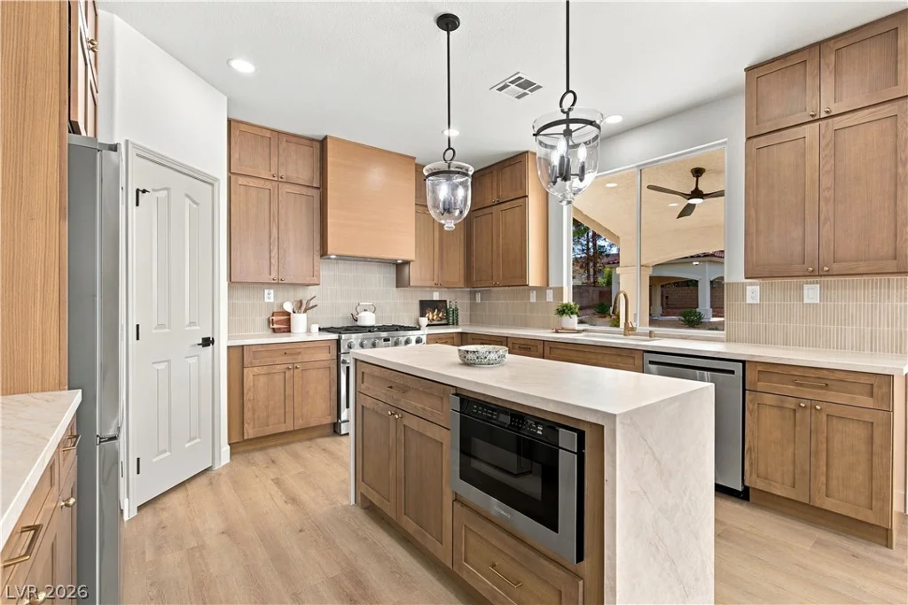 10729 Chillingham, Las Vegas, NV 89183
