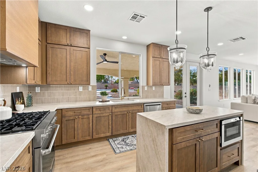 10729 Chillingham, Las Vegas, NV 89183