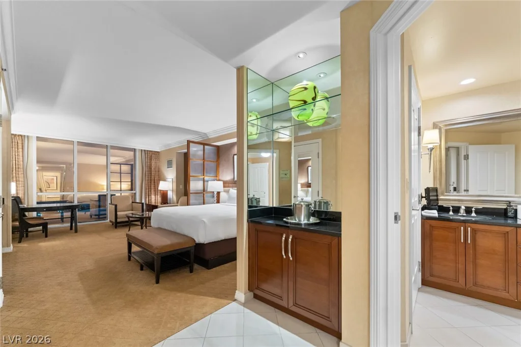 145 HARMON, Las Vegas, NV 89109