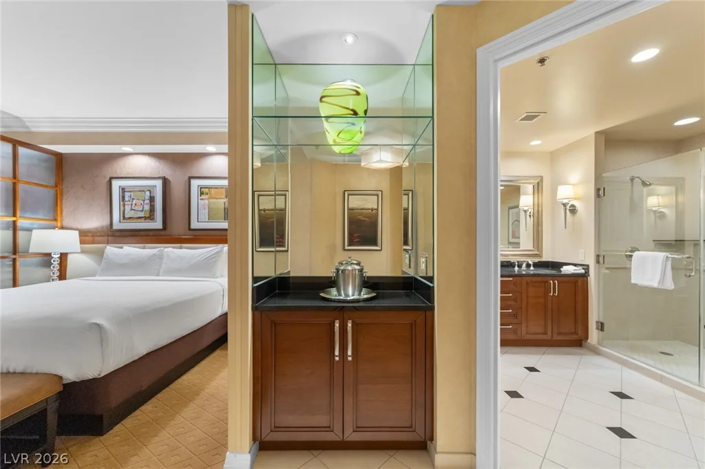 145 HARMON, Las Vegas, NV 89109