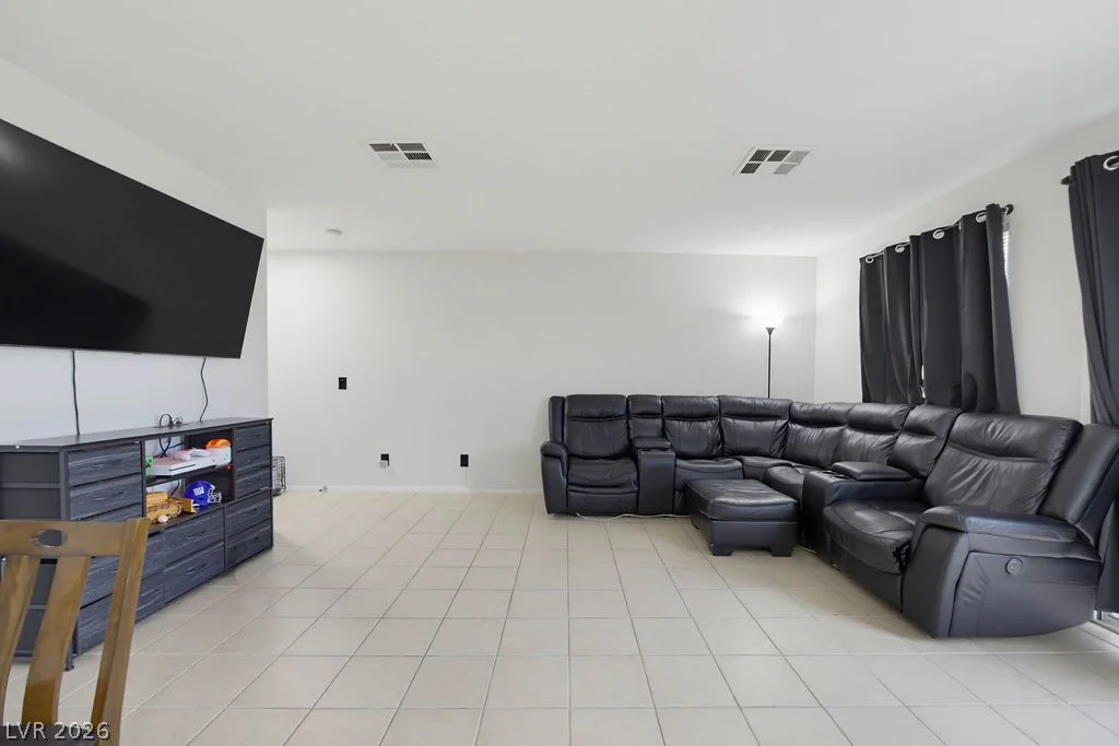 715 Peregrine Falcon, Henderson, NV 89015