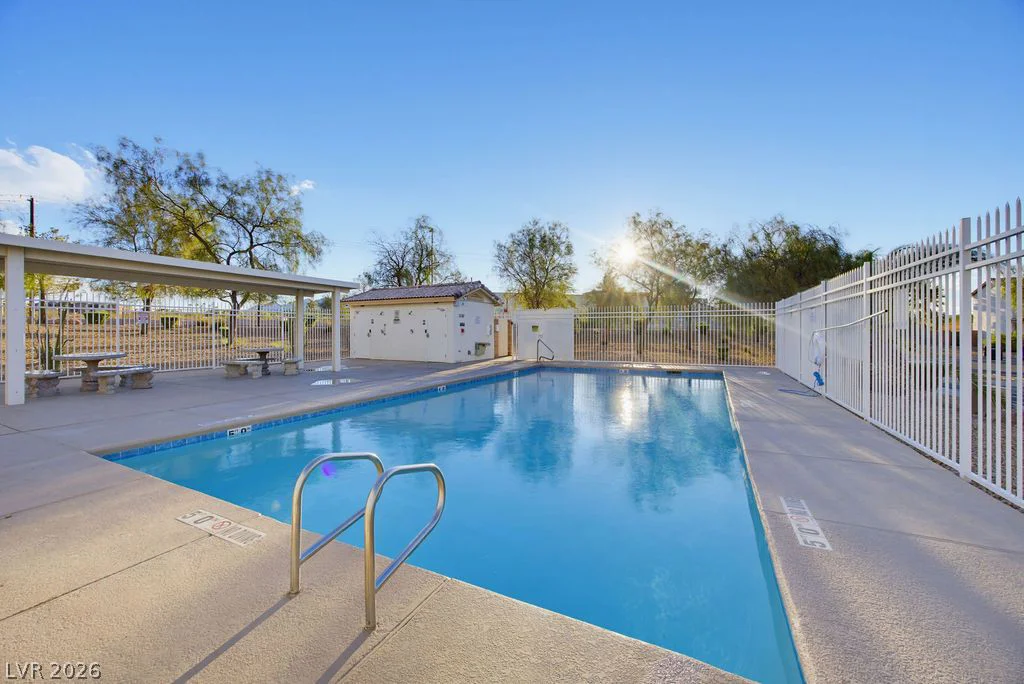 715 Peregrine Falcon, Henderson, NV 89015
