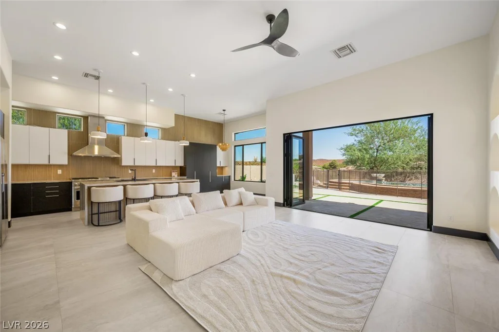 18 Wade Hampton, Henderson, NV 89052