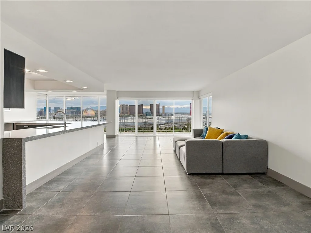 3111 Bel Air, Las Vegas, NV 89109
