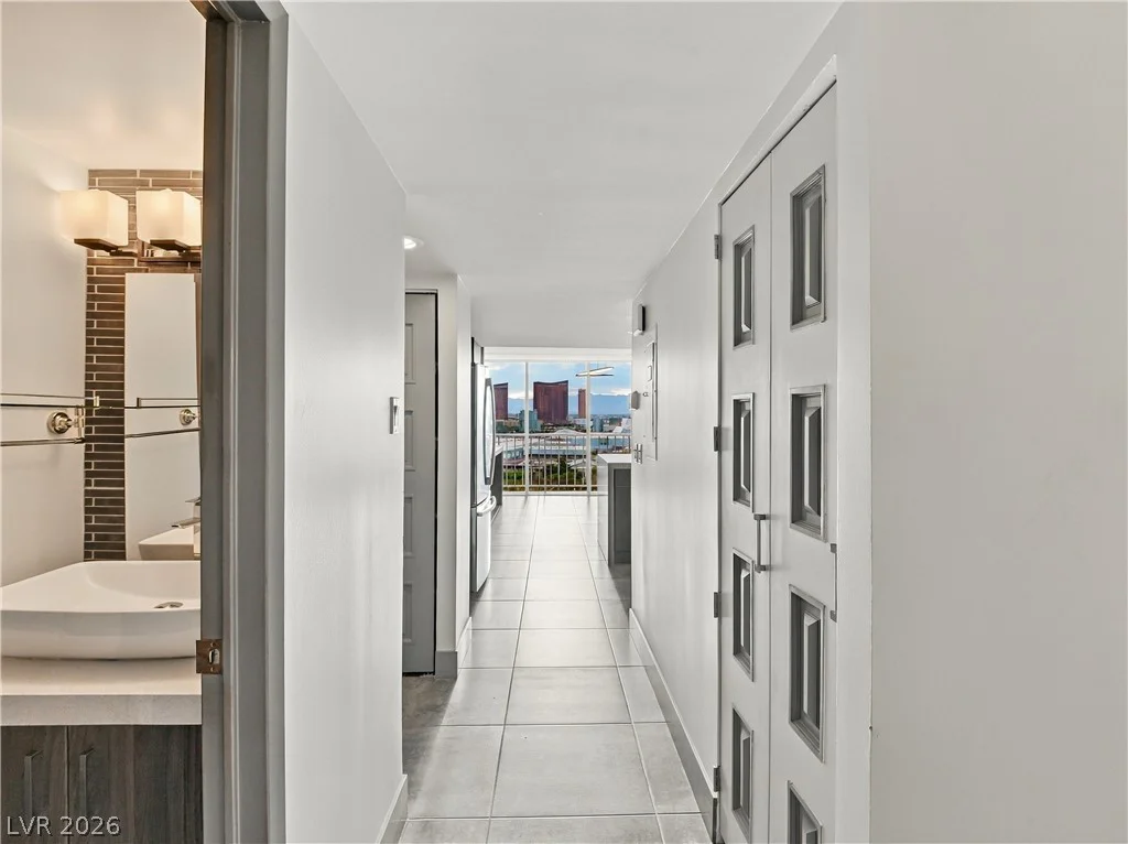 3111 Bel Air, Las Vegas, NV 89109