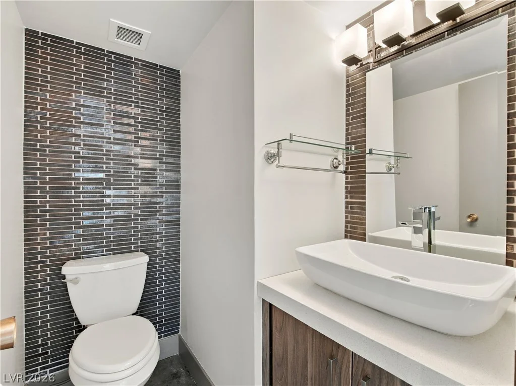 3111 Bel Air, Las Vegas, NV 89109