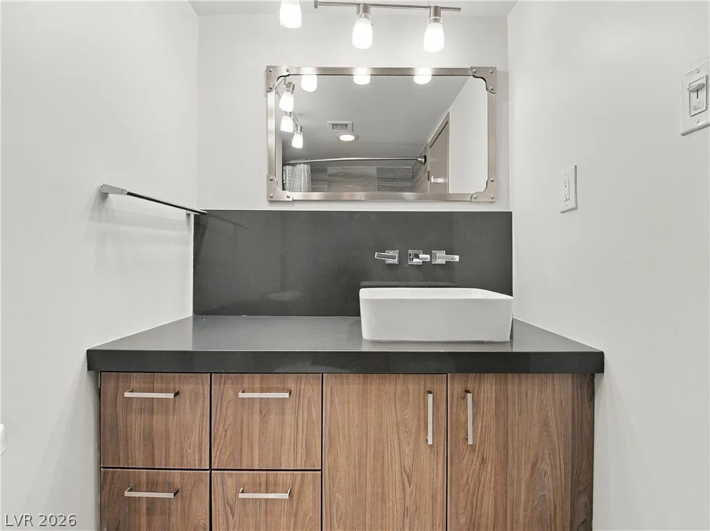 3111 Bel Air, Las Vegas, NV 89109