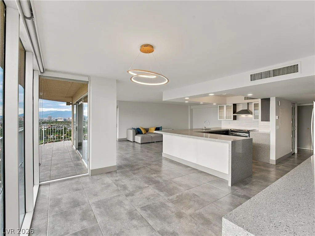 3111 Bel Air, Las Vegas, NV 89109