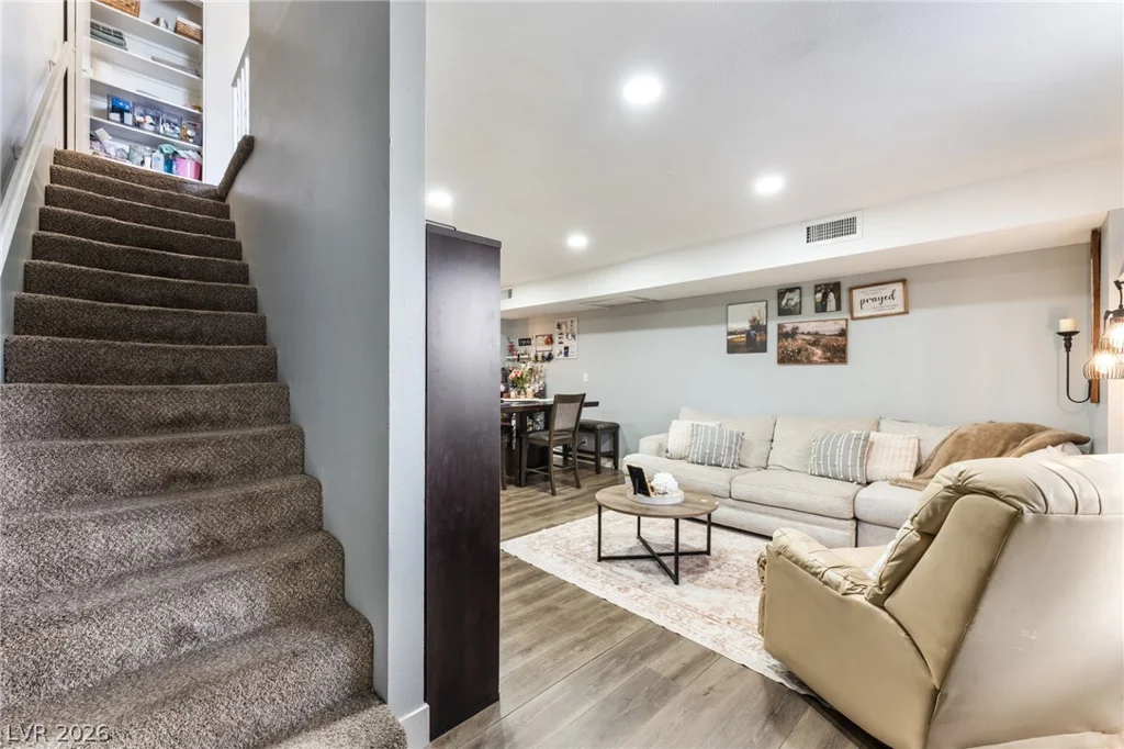 6285 Washington, Las Vegas, NV 89107