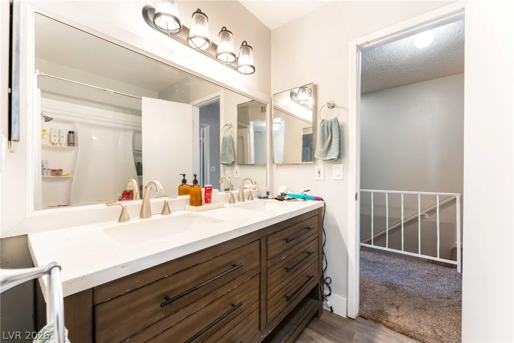 6285 Washington, Las Vegas, NV 89107
