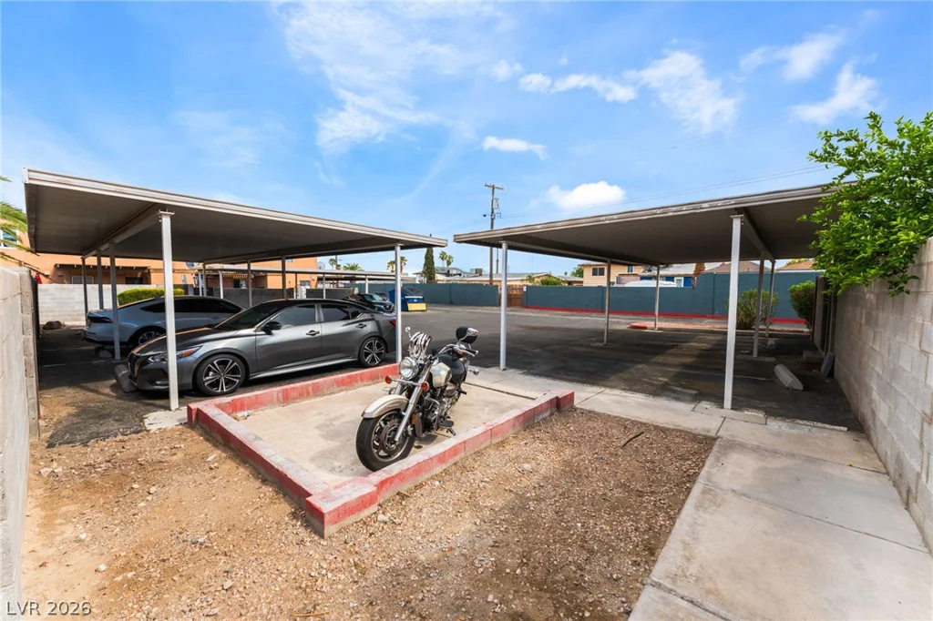 6285 Washington, Las Vegas, NV 89107
