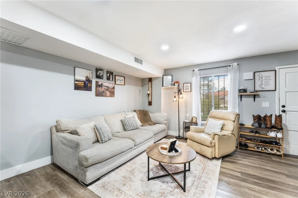 6285 Washington, Las Vegas, NV 89107