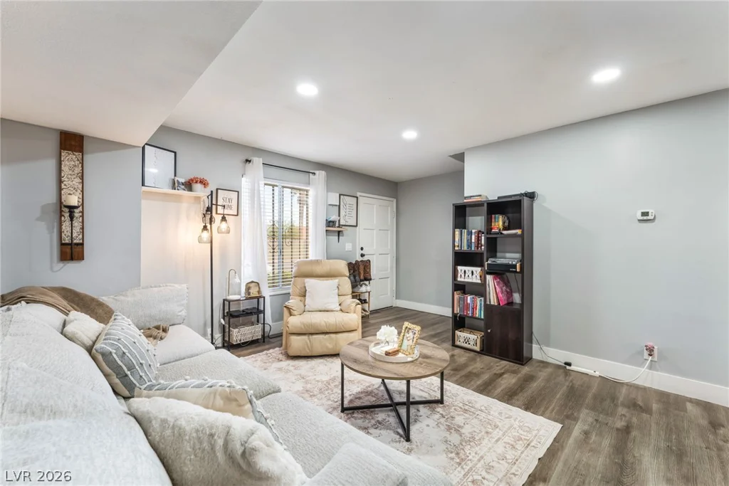6285 Washington, Las Vegas, NV 89107