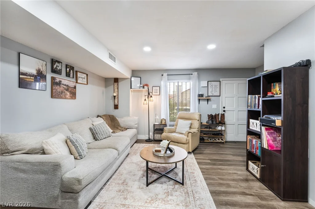 6285 Washington, Las Vegas, NV 89107
