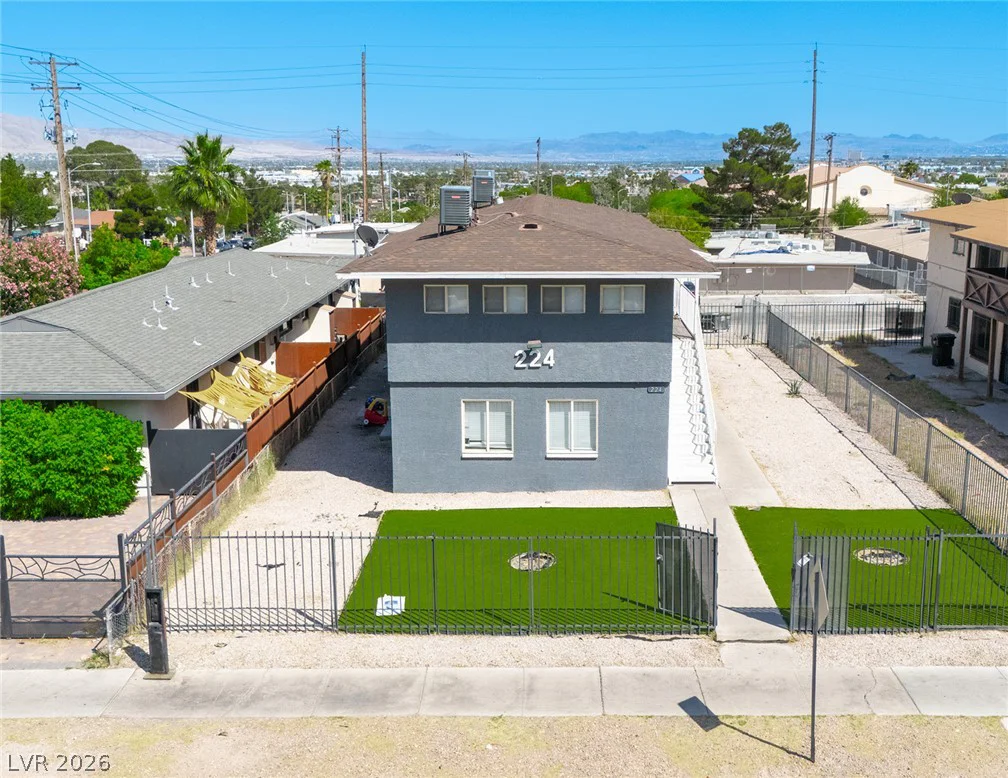 224 13th, Las Vegas, NV 89101