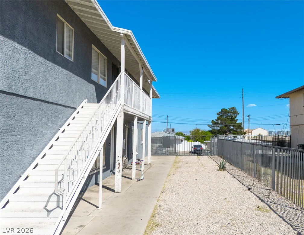 224 13th, Las Vegas, NV 89101