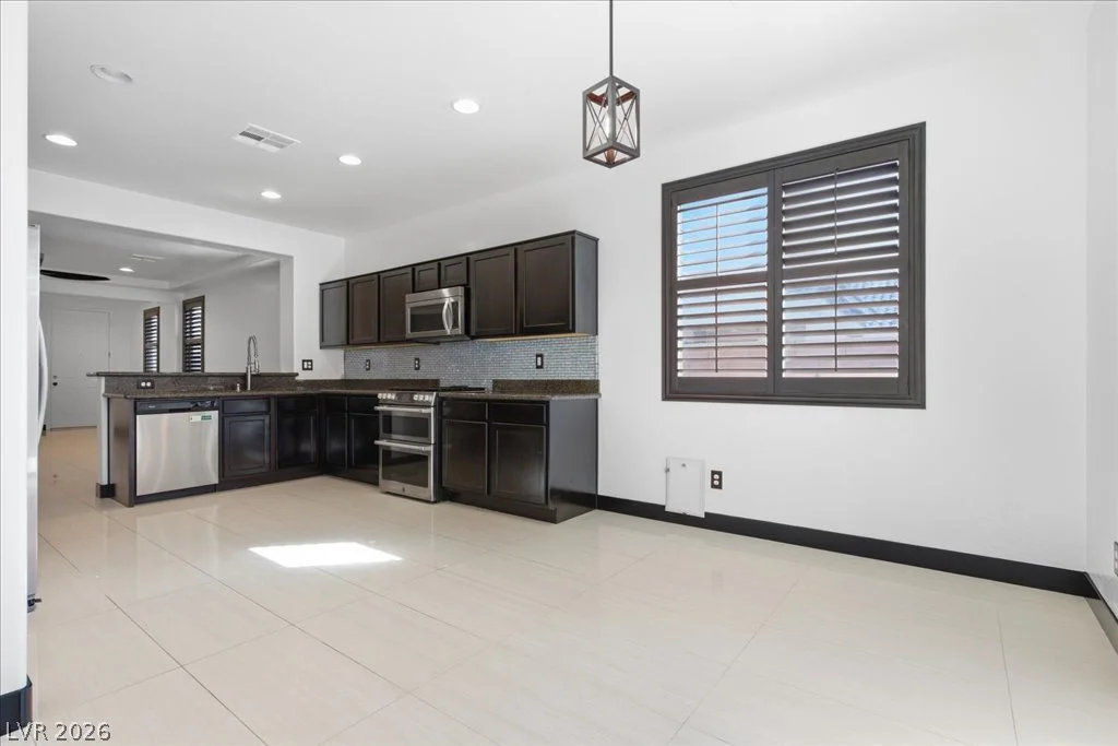369 Hillhead, Las Vegas, NV 89148