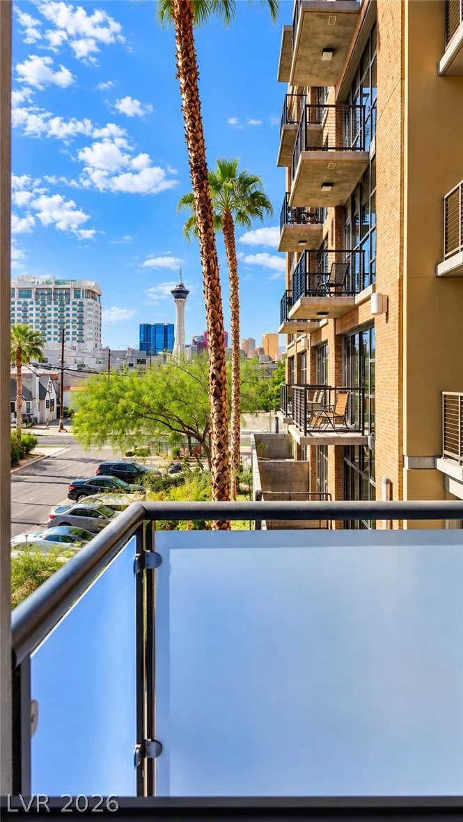 353 Bonneville, Las Vegas, NV 89101